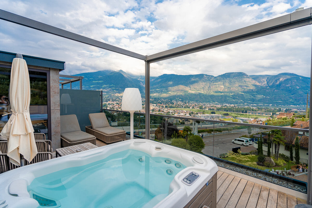 Hot tub at the Penthouse Suite Lodge Spa at La Maiena Meran Resort