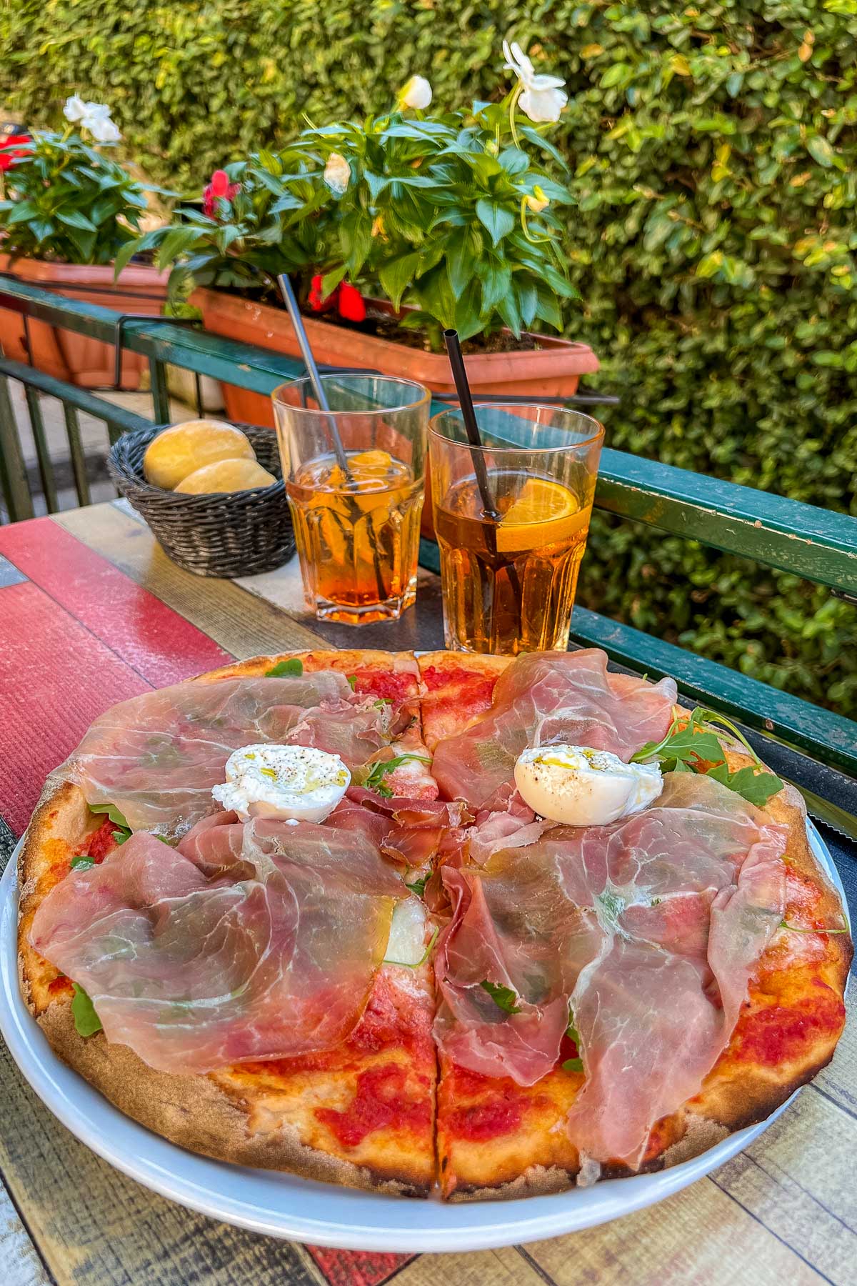 Pizza for dinner at Bistrot Antichi Sapori, Bellagio