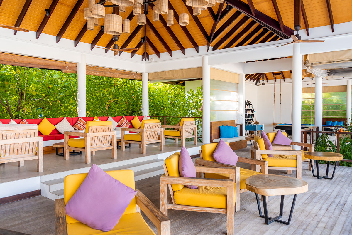 Veli Bar & Lounge at Cinnamon Hakuraa Huraa Maldives