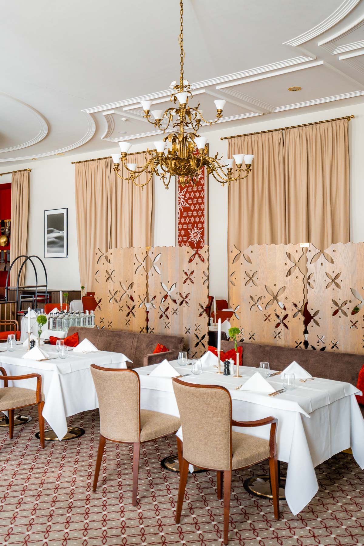 Grand Restaurant Les Saisons at Kempinski St. Moritz
