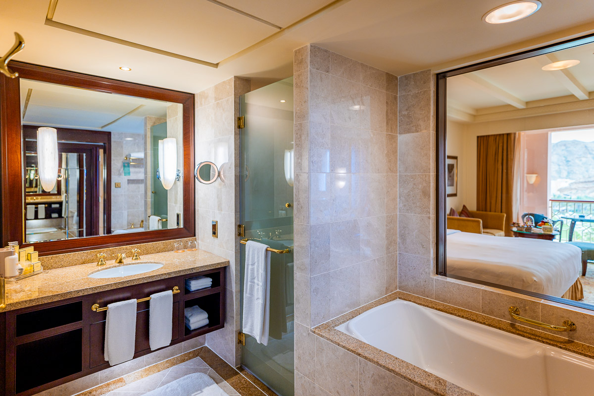 Bathroom at Deluxe Sea View Room at Shangri-La Al Husn