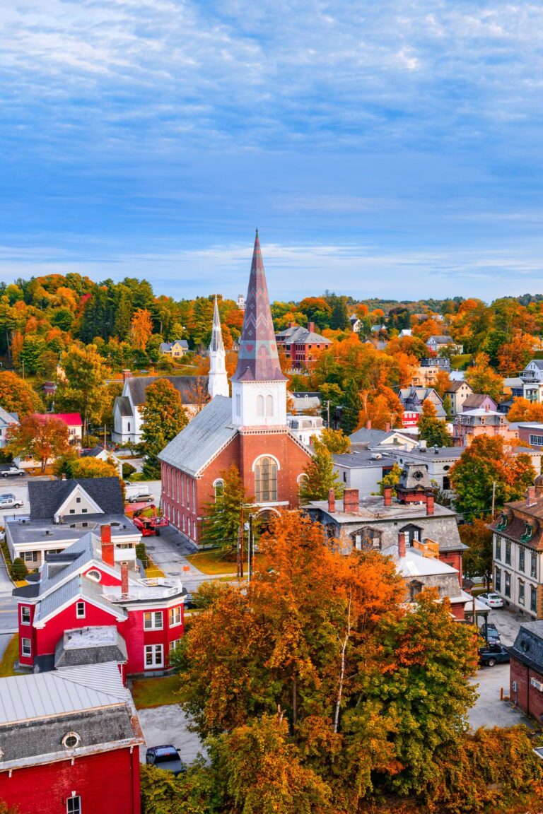 Where to Stay in Vermont in the Fall: 5 Charming Towns & Hotels